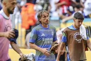 Chia tay Real sau 13 năm, Modric mặc áo số 14 ở AC Milan