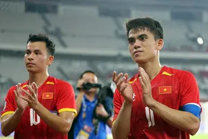 U-23 Việt Nam nhẹ nhàng vào chung kết