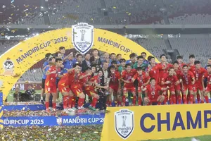 HLV Kim Sang-sik nói sự thật về bóng đá Việt Nam