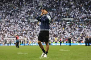 Ngôi sao Son Heung-min bật khóc