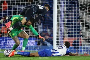 Những người gác đền khốn khổ