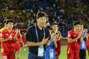 HLV Kim Sang-sik ‘chơi chiêu’ với học trò và niềm tin Park Hang-seo