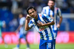 ‘Messi Thái’ Chanathip phá lưới CA Hà Nội và cuộc điện thoại cho mẹ