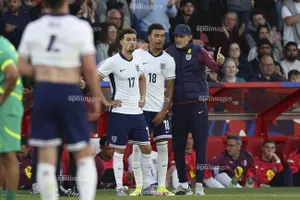 HLV Tuchel xin lỗi Bellingham, loại Arnold khỏi đội tuyển Anh