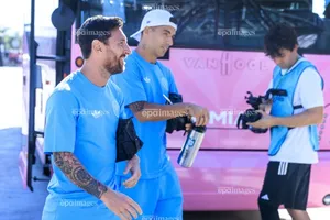 Đội bóng của Messi thua trận chung kết, ngôi sao Suarez làm loạn