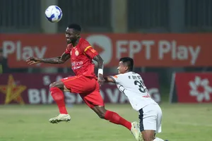 Khắc nghiệt đấu sớm vòng 4 V-League bất phân thắng bại