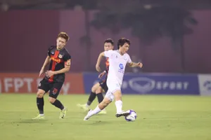 Tân binh ‘vuốt mũi’ nhà đương kim vô địch V-League và bất ngờ ở vòng 4
