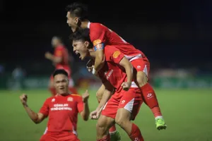 CLB Công an TP.HCM lên đỉnh bảng, Becamex TP.HCM lao dốc