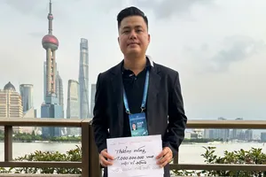 Thưởng nóng 1 tỉ đồng cho nhà vô địch Cờ tướng thế giới Lại Lý Huynh