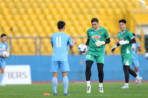 Thủ môn Văn Lâm bồi hồi trong ngày đầu tiên trở lại tuyển Việt Nam