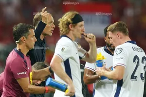 Vắng nhiều ngôi sao, thầy Đức làm mới đội tuyển Anh theo cách đặc biệt