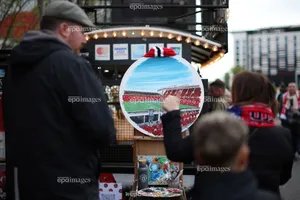 Sốc: Doanh nhân Phần Lan mua lại CLB Manchester United