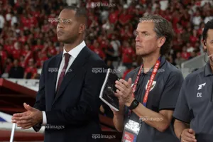 HLV Kluivert lên tiếng sau khi bị bóng đá Indonesia sa thải