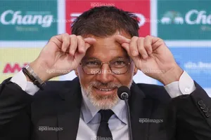 Tân HLV Hudson hứa vực dậy bóng đá Thái Lan