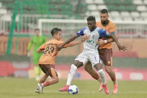 Đương kim vô địch V-League săn điểm ở phố núi