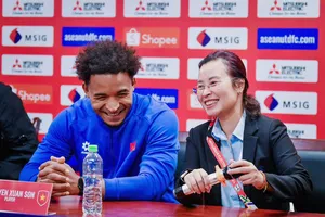 Nguyễn Xuân Son mang tin vui cho HLV Kim Sang-sik