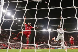 Bàn thắng thứ 250 của Salah chấm dứt 6 tuần u ám cho Liverpool