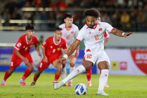 Nguyễn Xuân Son xuất sắc nhất, HLV Kim Sang-sik nói thẳng về tuyển Việt Nam