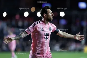 Messi lại in dấu giày lên 4 bàn thắng của Inter Miami, vượt xa Ronaldo