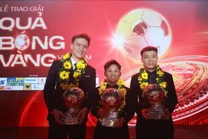 Hoàng Đức 'tái chiếm' Quả bóng vàng và những nữ 'quái kiệt'