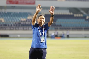 Lý do HLV Mai Đức Chung tiếp tục nắm tuyển nữ quốc gia ở tuổi 77