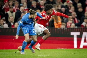 Man United đe dọa Chelsea