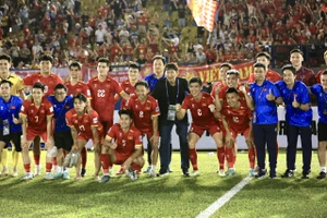 Thầy trò HLV Kim Sang-sik giành ngôi số 1 Đông Nam Á năm 2025