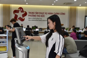 TP.HCM: Phường Thủ Đức giảm 80% thời gian nhập liệu nhờ robot