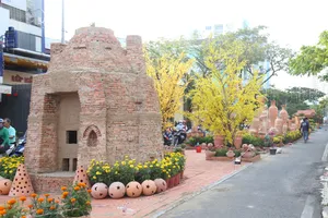 Cận cảnh hội hoa xuân 'Trên bến dưới thuyền' trước giờ G 