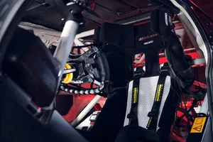 Xe đua BMW GT4 2023 khiến giới chơi xe mê mẩn