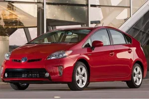 Ô tô hybrid và ô tô điện đã qua sử dụng giá chỉ hơn 400 triệu đồng