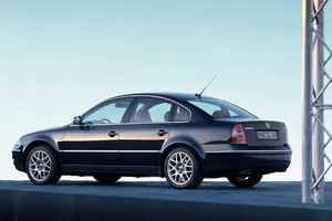 Những chiếc ô tô đã qua sử dụng có động cơ mạnh nhưng có giá siêu rẻ