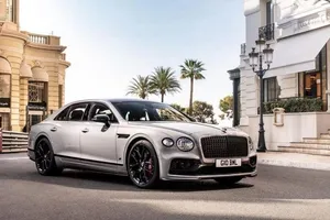 Những chiếc sedan dành cho gia đình độc đáo và thú vị khi lái