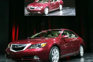 7 chiếc sedan hạng sang đã qua sử dụng tốt nhất dưới 700 triệu đồng