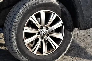 Cách kiểm tra áp suất lốp ô tô mà không cần đồng hồ đo