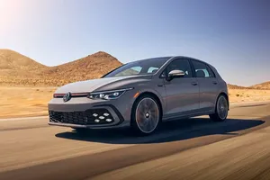 4 mẫu xe hot Hatchback tiết kiệm nhiên liệu nhất năm 2022