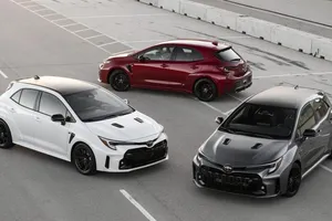 Top 10 xe hatchback nhanh nhất mà giới mê tốc độ khao khát sở hữu