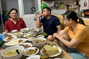 5 cách đơn giản làm dịu dạ dày sau khi ăn quá no