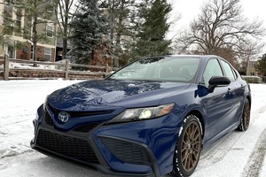 Loạt ô tô 'lai' năm 2023 có giá bán vừa túi tiền