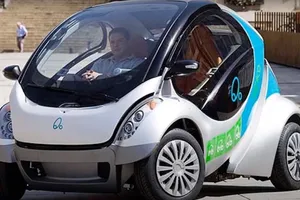 Độc đáo chiếc ô tô điện có thể gập lại khoảng 183 cm để tiết kiệm không gian