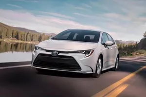Top 2 mẫu xe ‘lai’ của Toyota phù hợp cho gia đình năm 2023
