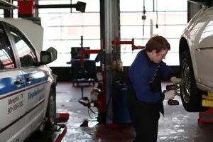 Tại sao bạn cần phải đảo lốp xe ô tô định kỳ