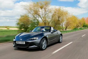 Mazda MX-5 Miata ra mắt phiên bản đặc biệt với giá hơn 880 triệu đồng