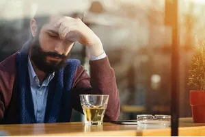 Người bị bệnh tiểu đường uống rượu, chuyện gì sẽ xảy ra?