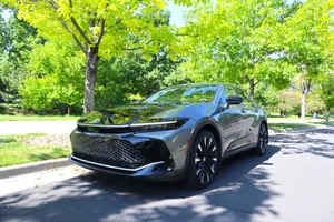 5 dòng xe tiết kiệm nhiên liệu giá dưới 900 triệu đồng