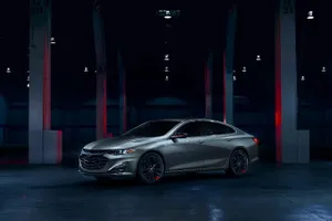 Top 4 mẫu sedan hạng trung nhiều công nghệ, giá rẻ 