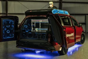 Toyota Sienna Remix Concept ra mắt với gian hàng DJ di động 60 chiếc loa