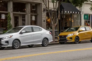 Top mẫu xe không phải hybrid nhưng tiết kiệm nhiên liệu cực tốt