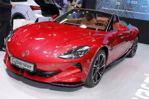 Trung Quốc cảnh báo EU về thuế quan xe điện