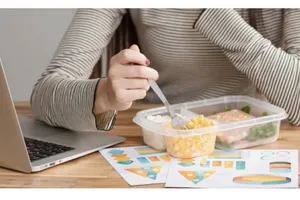 4 mối nguy hiểm khi thường xuyên ăn đồ chế biến sẵn 